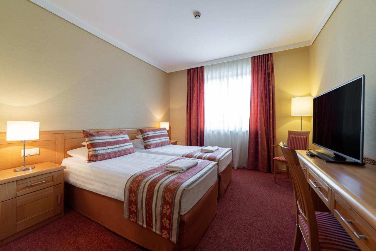Hotel Pagony Wellness Nyíregyháza Zewnętrze zdjęcie