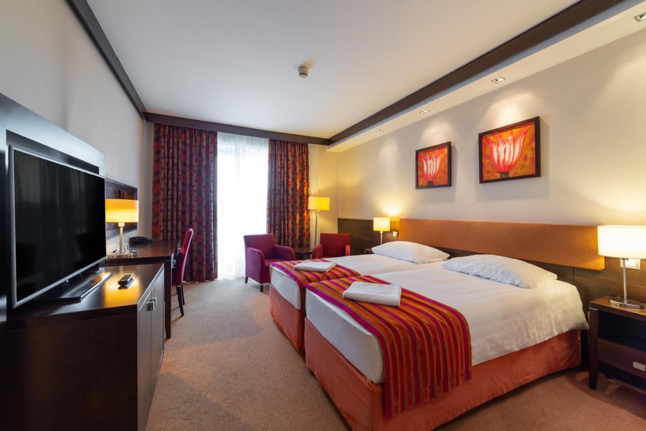 Hotel Pagony Wellness Nyíregyháza Zewnętrze zdjęcie